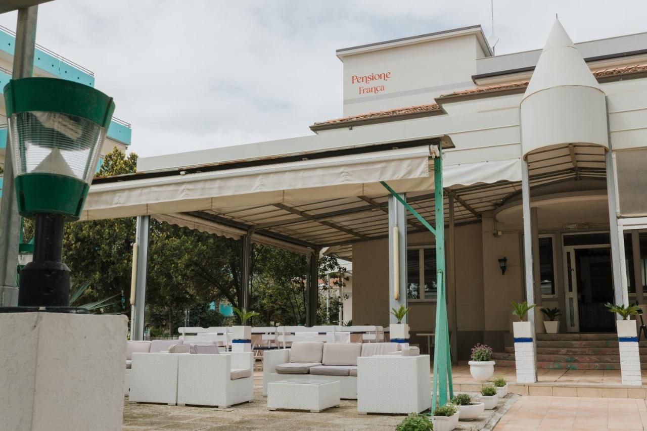 Hotel Villafranca Lignano Sabbiadoro Esterno foto