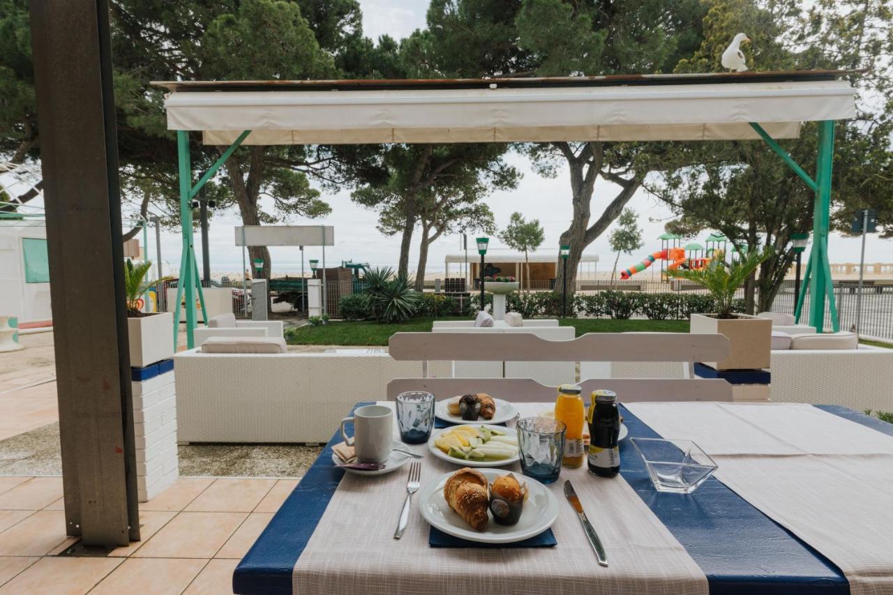 Hotel Villafranca Lignano Sabbiadoro Esterno foto