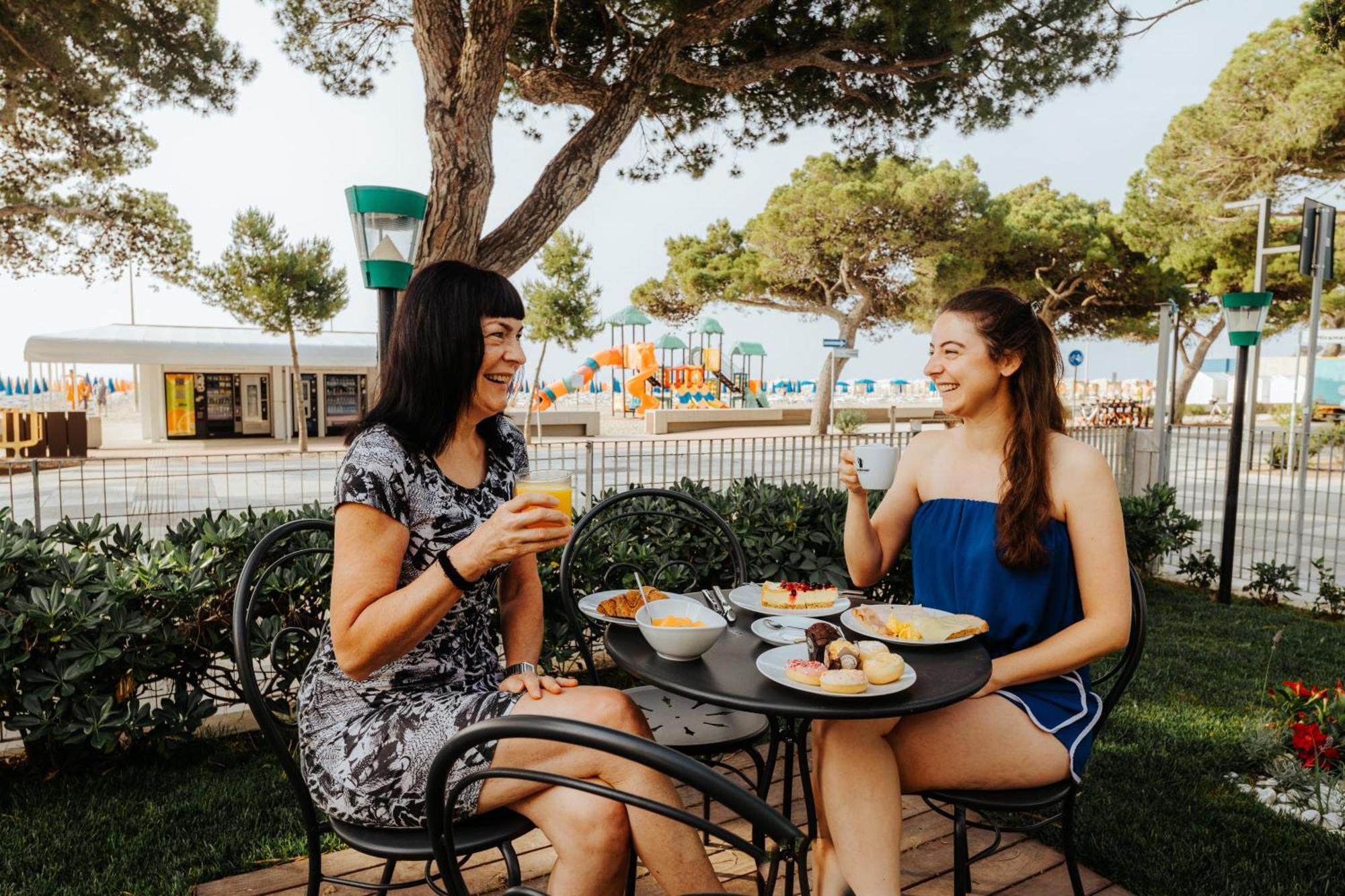 Hotel Villafranca Lignano Sabbiadoro Esterno foto